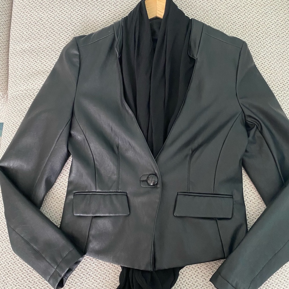 Jacket with integrated scarf